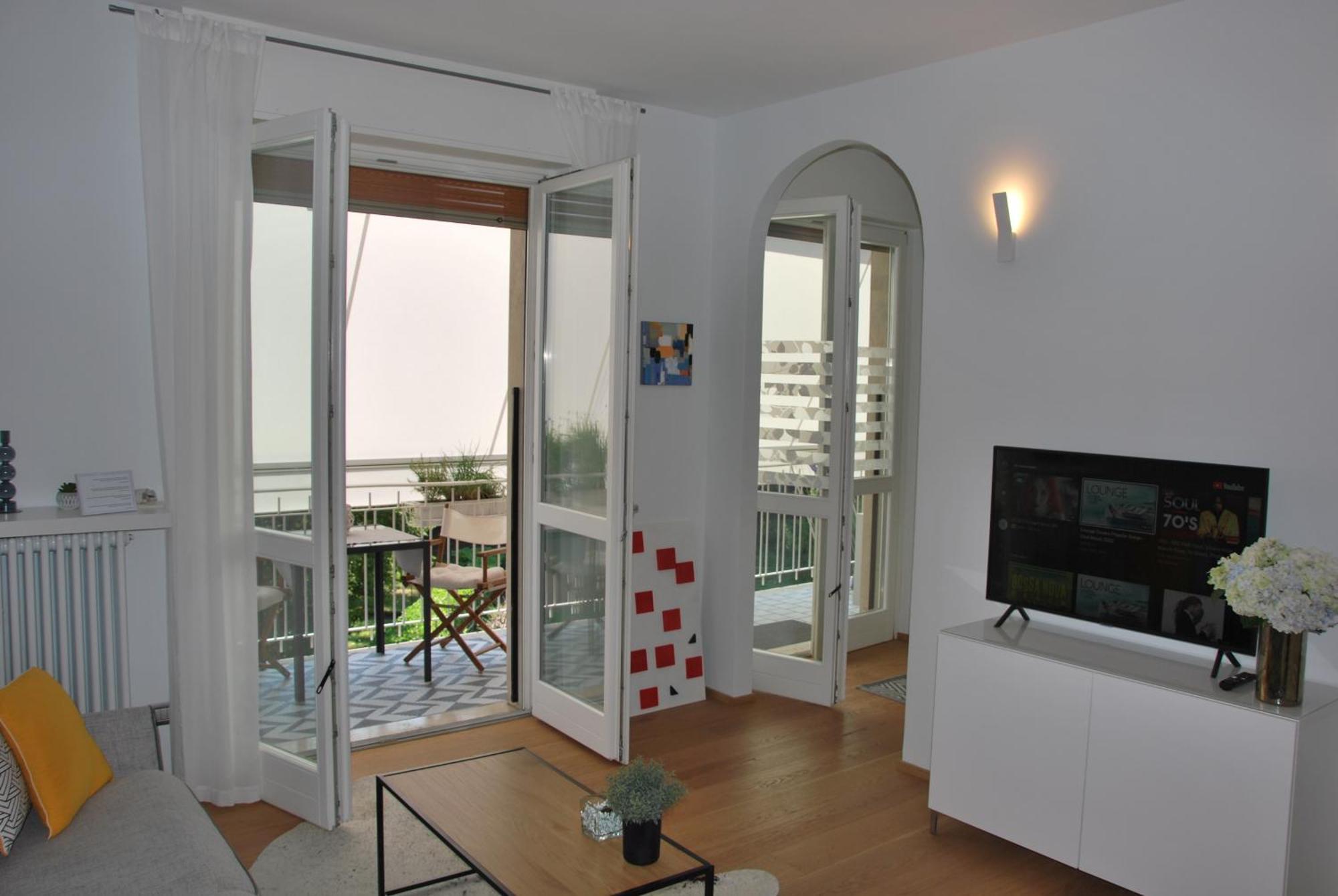 Suite 51 Appartamento Con Terrazzo A 50 Mt Dal Lago - Private Parking (Adults Only) Arona Exteriér fotografie