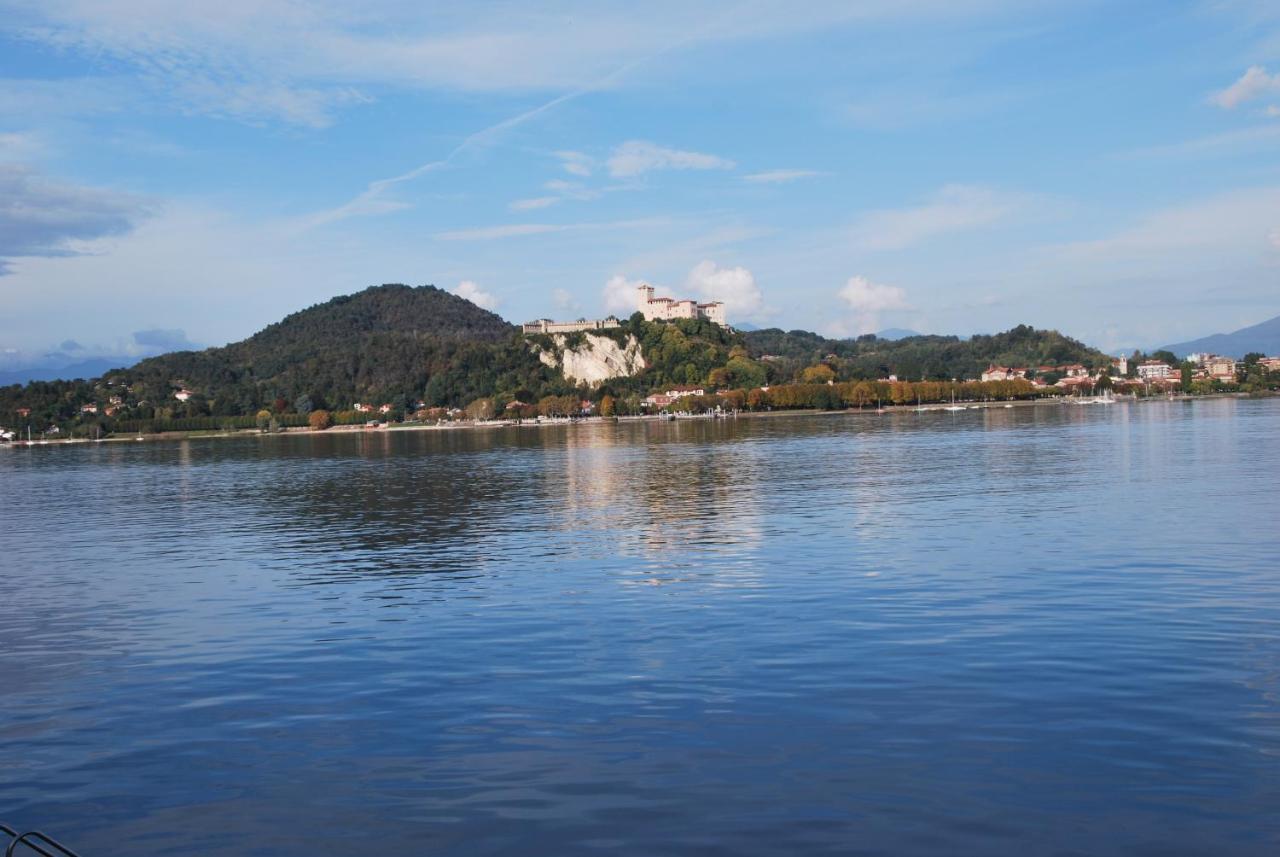 Suite 51 Appartamento Con Terrazzo A 50 Mt Dal Lago - Private Parking (Adults Only) Arona Exteriér fotografie