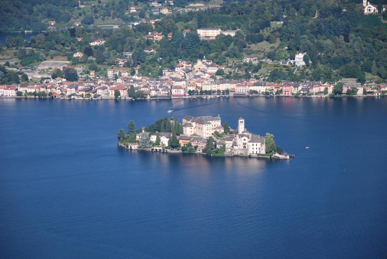 Suite 51 Appartamento Con Terrazzo A 50 Mt Dal Lago - Private Parking (Adults Only) Arona Exteriér fotografie